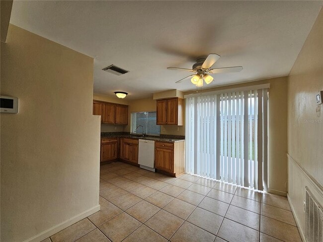 Building Photo - 4332 Newbury Dr