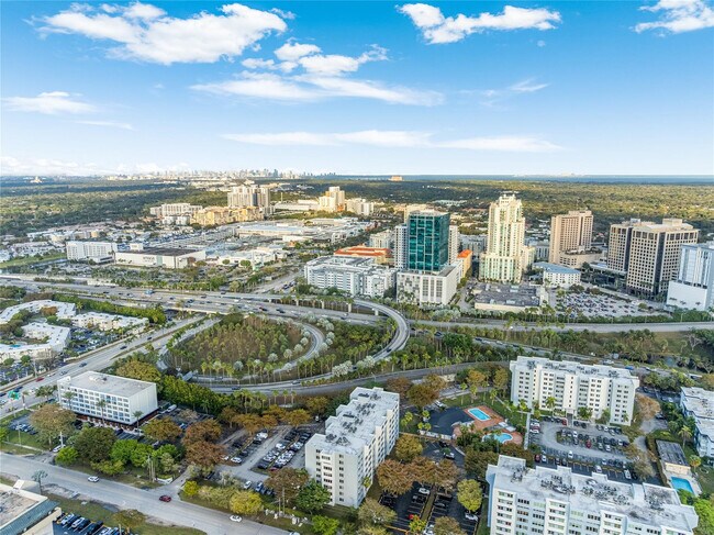 Building Photo - 9001 SW 77th Ave