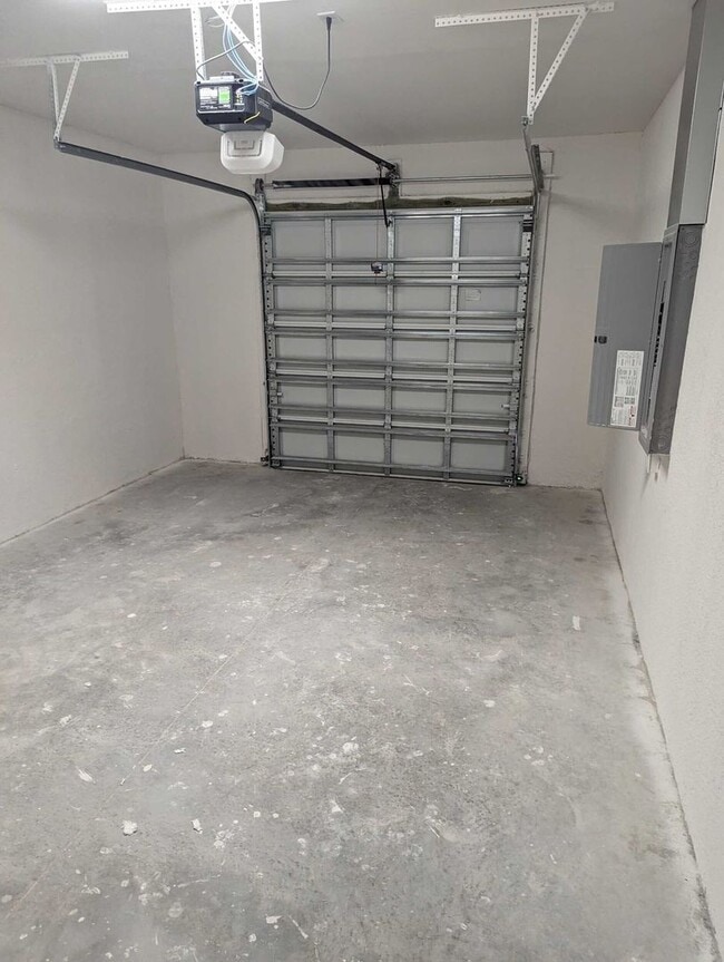 Building Photo - 2317 NE 15th Ln