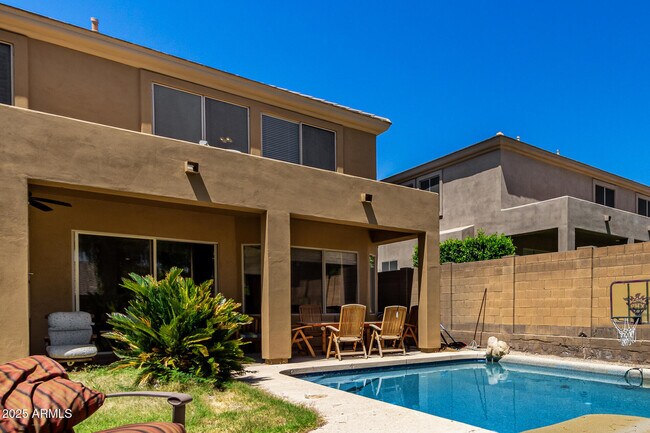 Building Photo - 10573 E Sheena Dr