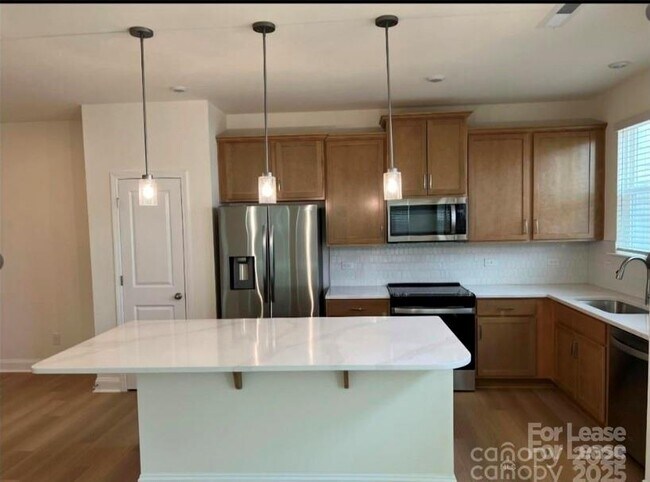 Building Photo - 1522 Cedar Tree Dr