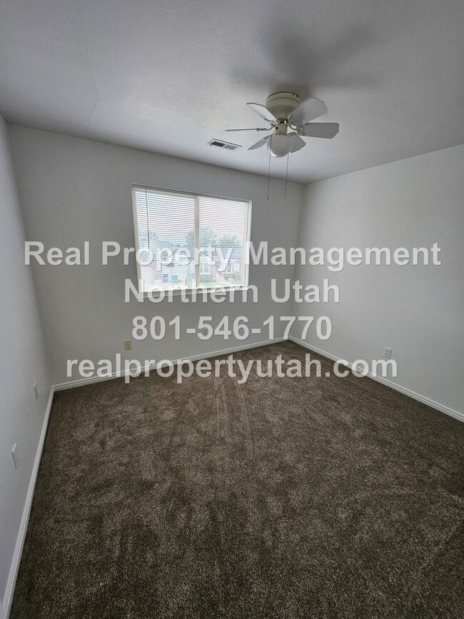Building Photo - 3 Bedroom Home in Clearfield Available