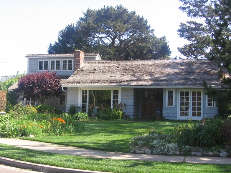 Primary Photo - 138 Serafin St