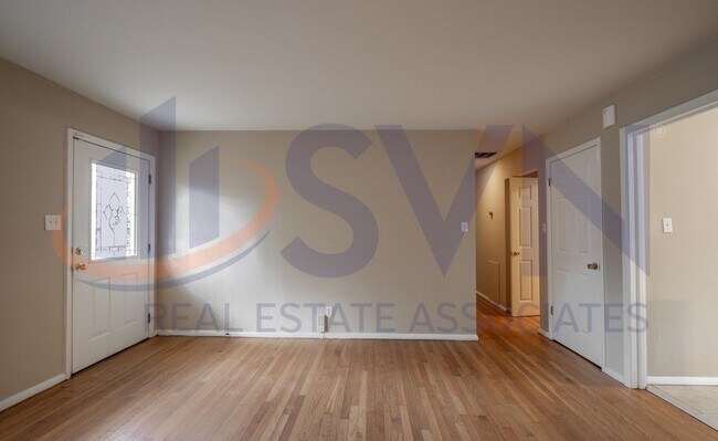 Building Photo - Charming Brick Ranch on a Spacious, Wooded Lot!