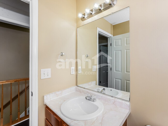 Building Photo - 1402 Addison Dr