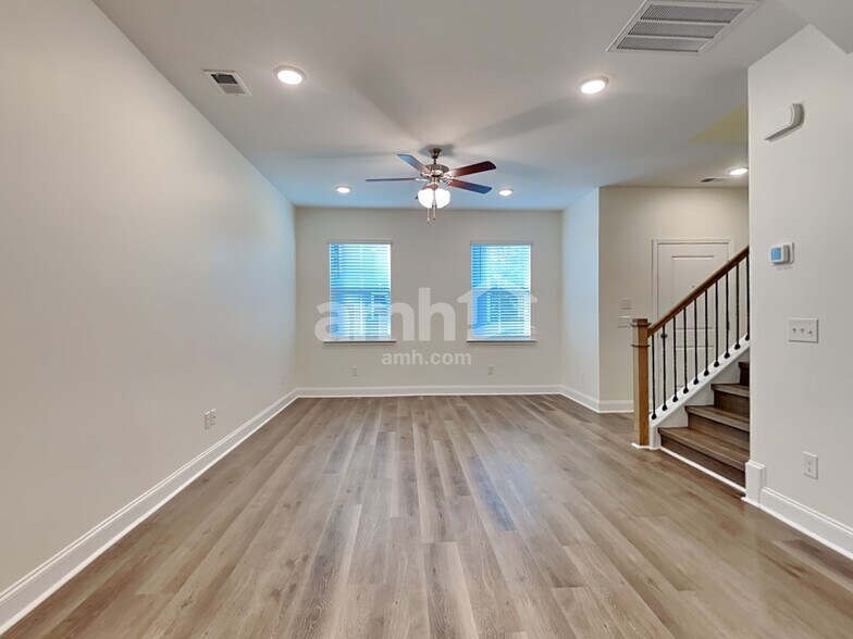 Building Photo - 1530 Brookgreen Dr