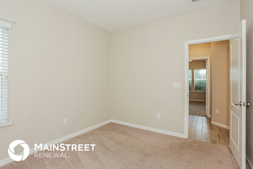 Building Photo - 16180 Blossom Lake Dr