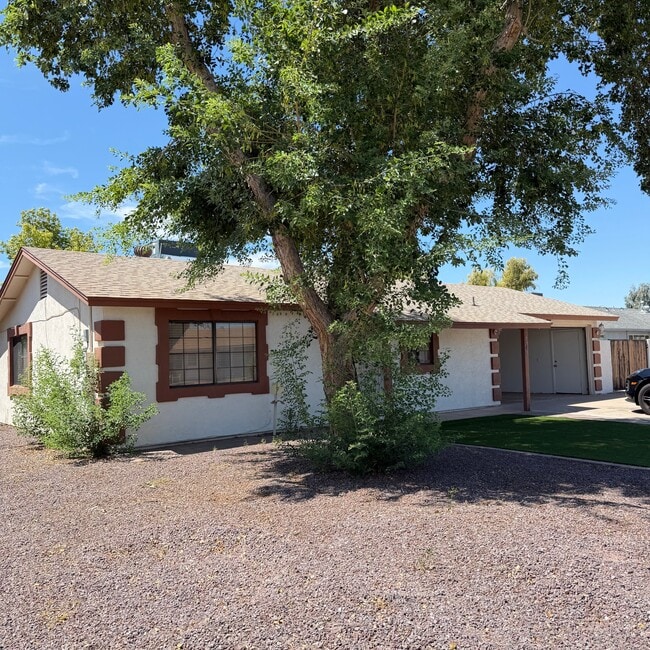 Building Photo - 6815 W Carol Ave