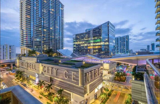 Building Photo - 805 S Miami Ave