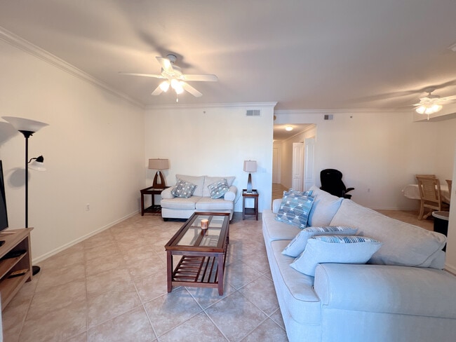 Building Photo - 8490 Kingbird Loop