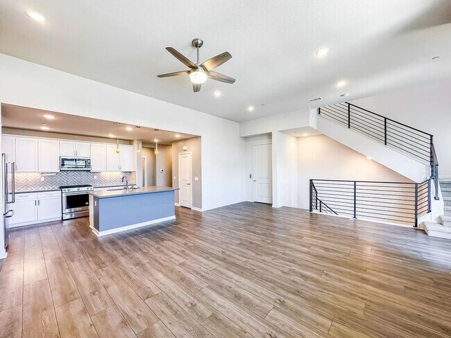Building Photo - 2055 Bravo Loop