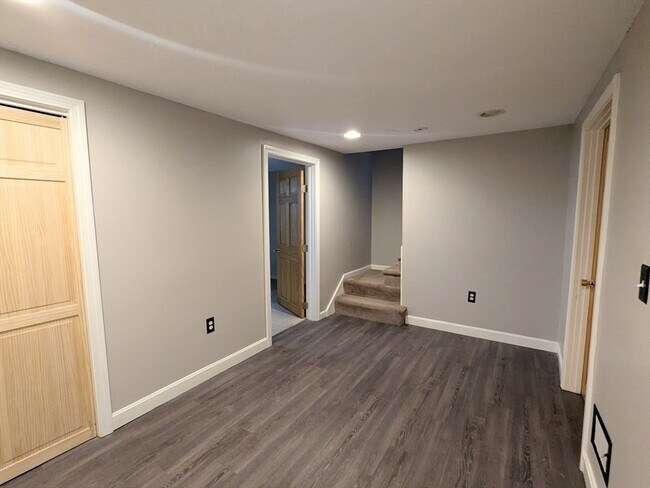 Building Photo - 107 Franklin St Ext