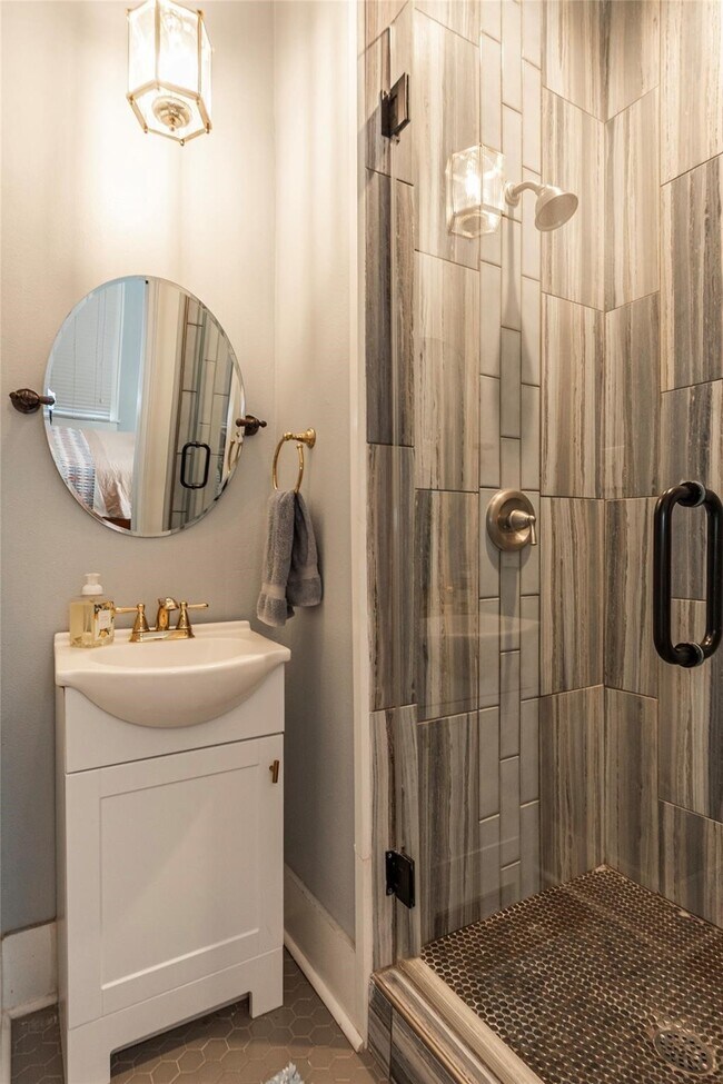 Building Photo - 4508 Avenue O 1/2