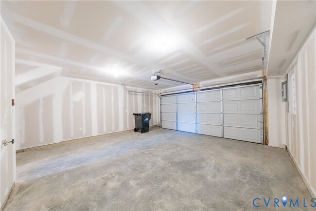 Building Photo - 9480 Pinkman Rd