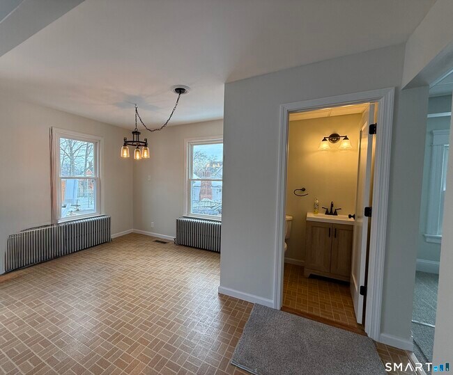 Building Photo - 17 Sylvan Ave