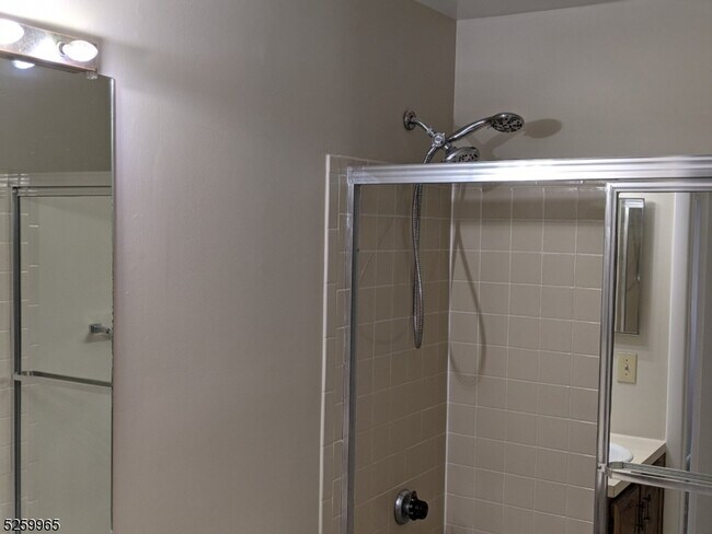 Building Photo - 5113 Ravens Crest Dr