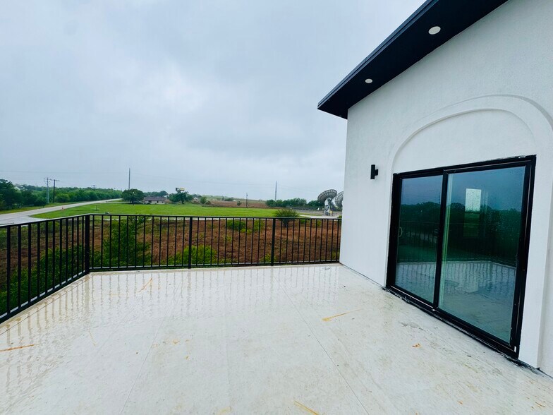 Building Photo - 387 Old Lockhart Rd