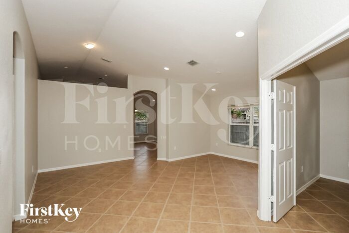 Building Photo - 1508 SE 20th Pl