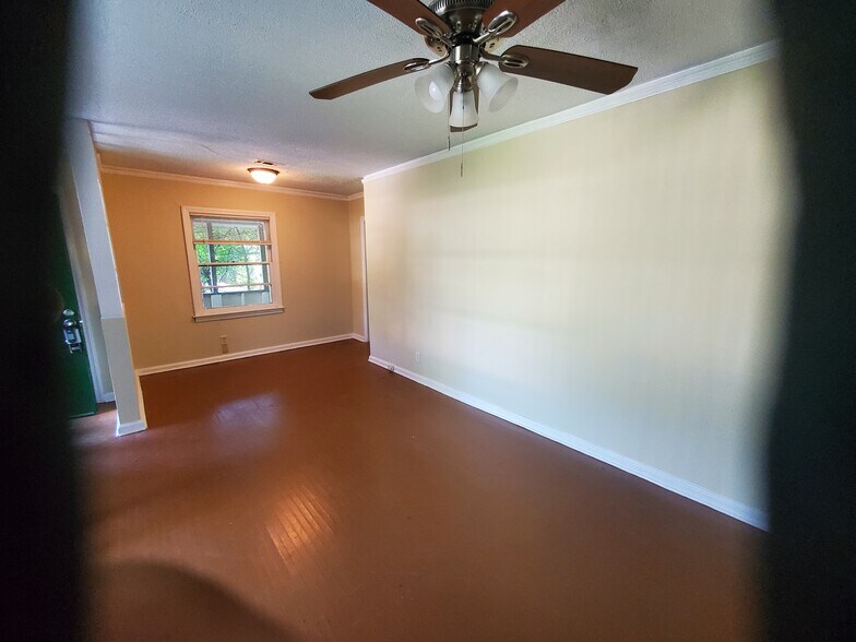 Living Room - 140 Torch Hill Rd