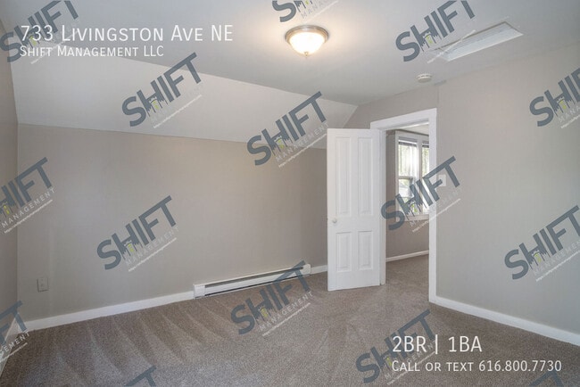 Building Photo - 733 Livingston Ave NE