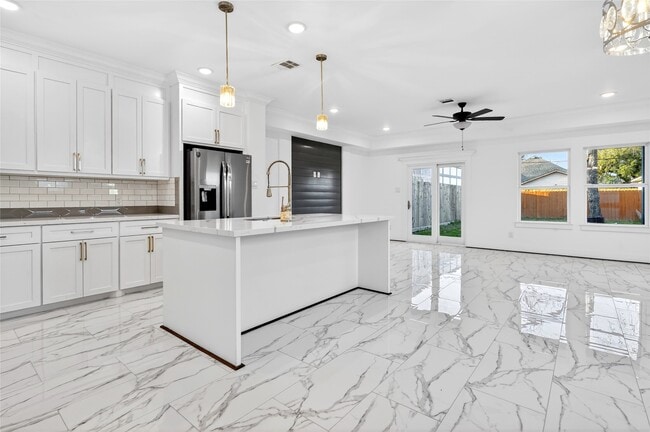 Building Photo - 10232 Porto Rico Rd