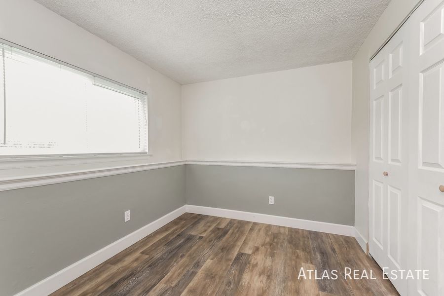 Building Photo - 11630 Kendall Cir