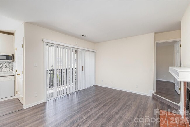 Building Photo - 1101 E Morehead St