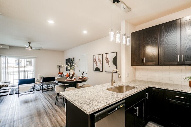 Building Photo - 1439 Pk W Ct