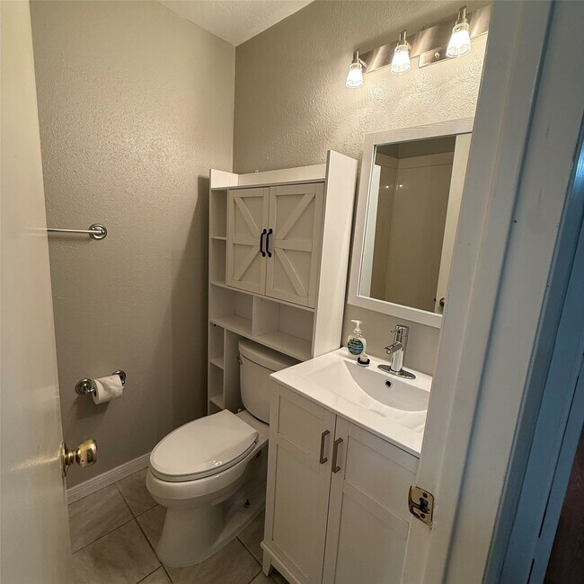 Building Photo - 509 Avondale Ln