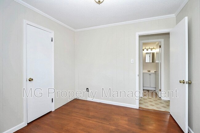 Building Photo - 243 Eden Cir