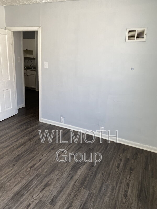Building Photo - 117 E Palmer St