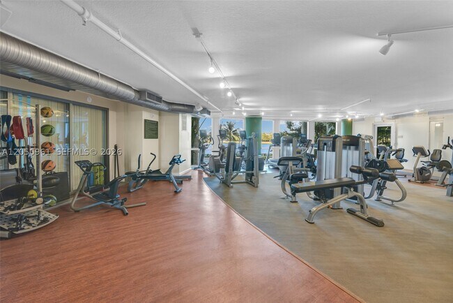 Building Photo - 2681 N Flamingo Rd