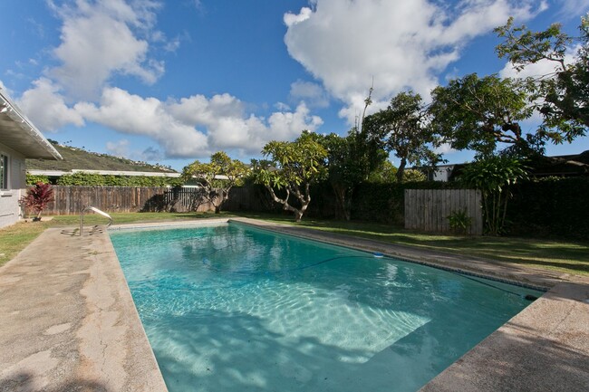 Building Photo - BEAUTIFUL ?AINA HAINA SINGLE LEVEL HOME WI...