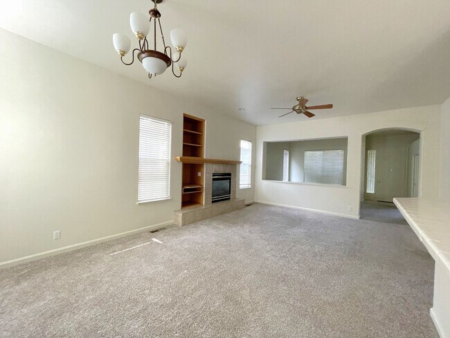 Building Photo - 1115 Waverly Dr