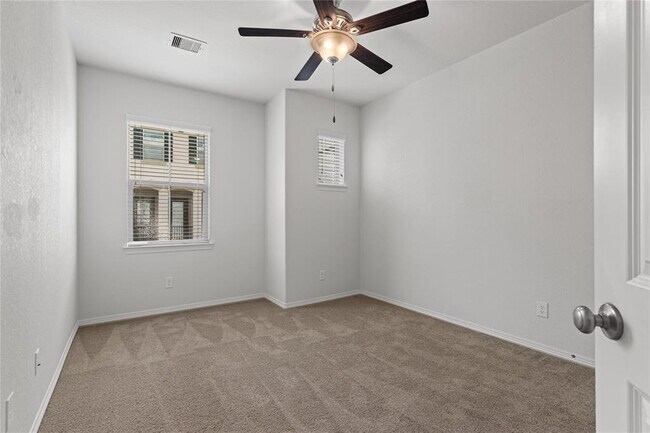 Building Photo - 1507 Peyton Oaks Pl