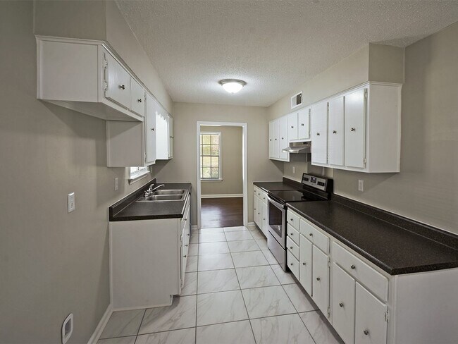 Building Photo - NEWLY UPDATED  3 bed 2 bath home in Bartlett.