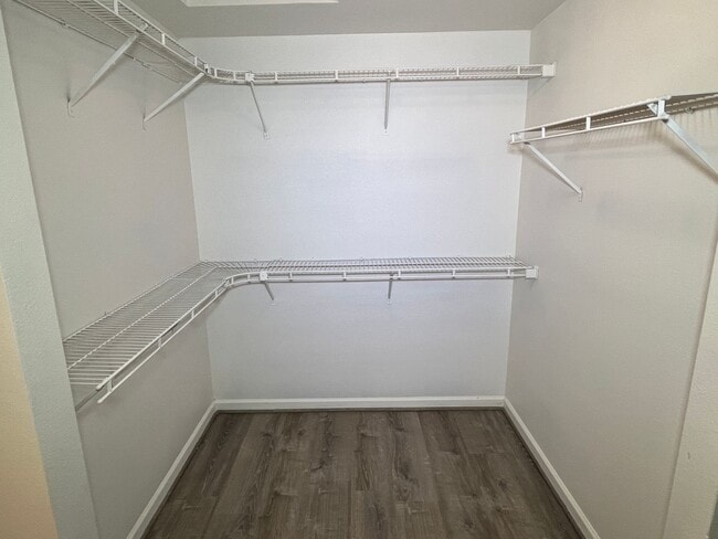 Building Photo - East Hill 2-bedroom top-floor unit w/s/g i...