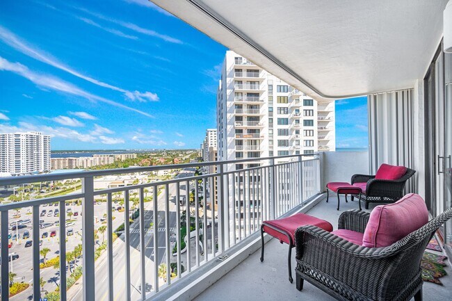 Building Photo - Fully Furnished 2-Bedroom, 2-Bath Beachfront Condo