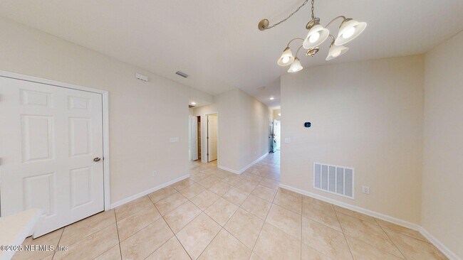 Building Photo - 141 Vicksburg Dr