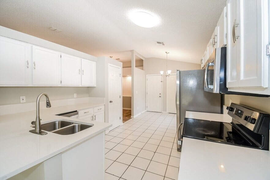 Building Photo - 7547 Ginger Tea Trail W