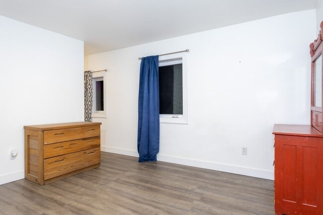 Building Photo - 4548 Melan Dr N