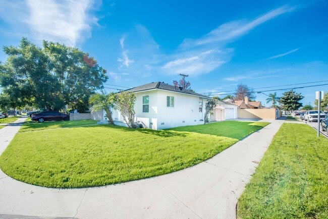 Building Photo - Remodeled Home