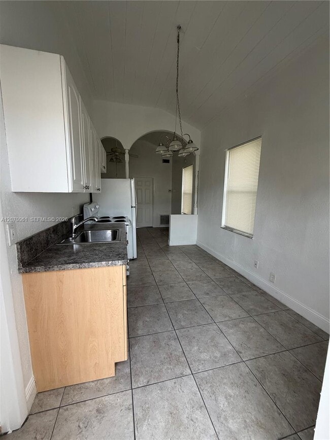 Building Photo - 410 N 58th Ave