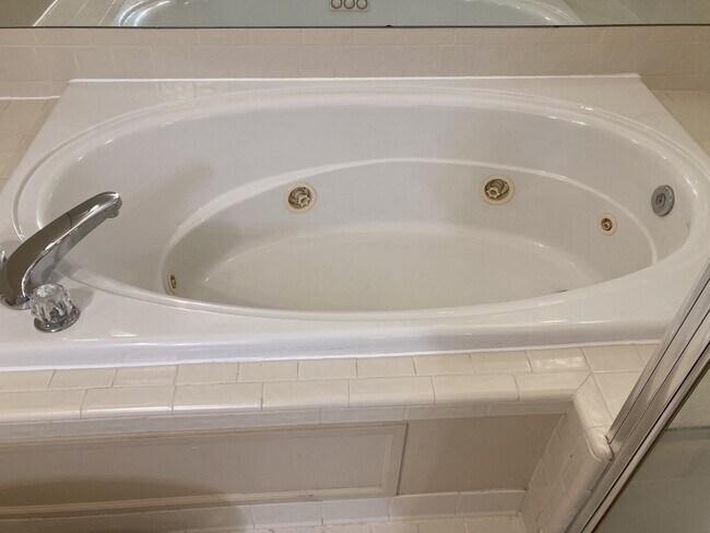 Building Photo - 41645 Copper Creek Dr