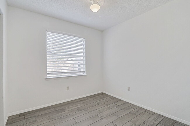 Building Photo - 1724 Gambel Quail Dr