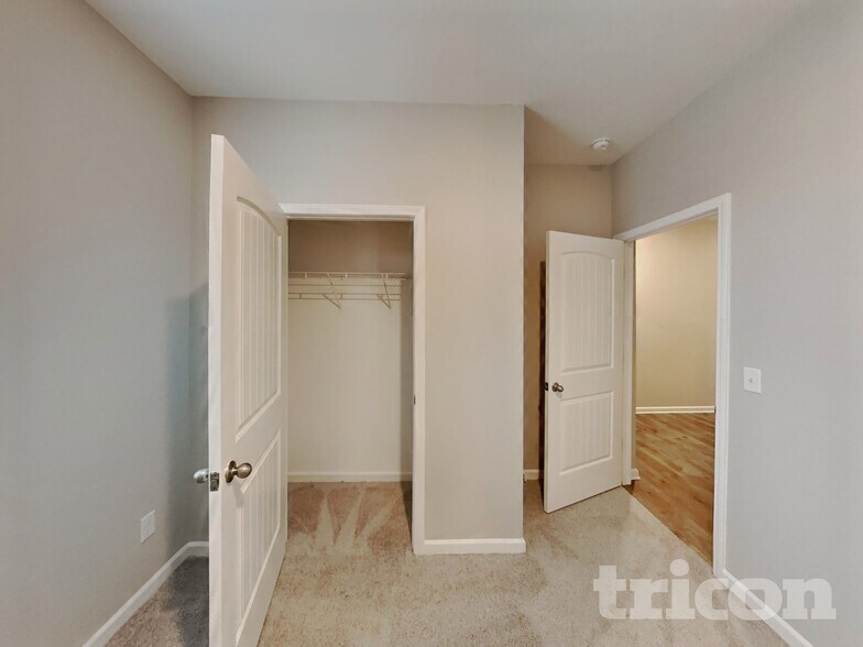 Building Photo - 1122 Woodbridge Blvd