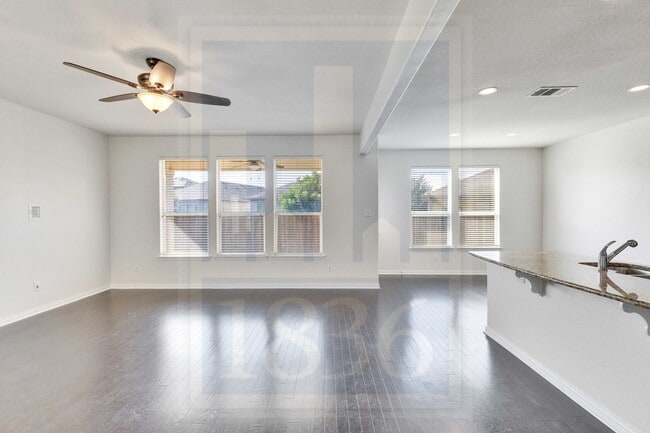 Building Photo - 1405 Middlefield Ct