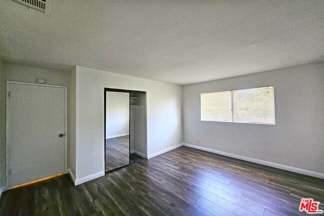 Building Photo - 1454 E Orange Grove Blvd