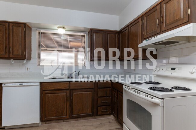 Building Photo - NO HOA, Brick Home and Located in Arizona ...