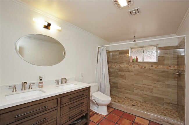 Building Photo - 17825 Bear Valley Ln
